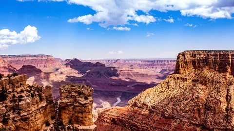Time Lapse - Beautiful Clouds Moving Over Grand Canyon in Arizona - 4K Vídeos de archivo 106050377