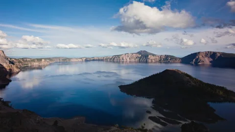 Time lapse - Beautiful Clouds over the mountain range in Crater Lake Stock Footage 166423853