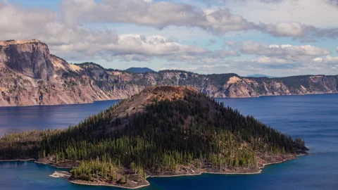 Time lapse - Beautiful Clouds over the mountain range in Crater Lake Stock Footage 166427814