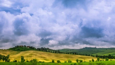 Time Lapse - Beautiful Cloudscape Over Tuscany Landscape  - 4K 動画素材 118881902