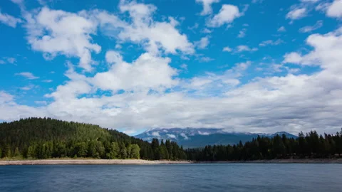Time lapse - Beautiful cloudscape over Lake Siskiyou and Mountain Shasta Stock Footage 164613546
