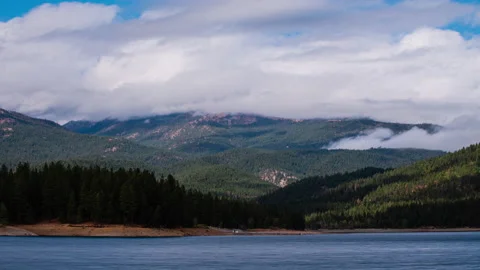 Time lapse - Beautiful cloudscape over Lake Siskiyou and Mountain Shasta Stock Footage 165176157