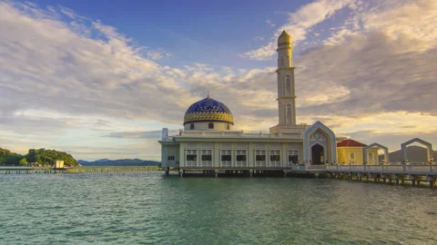 Time-lapse of beautiful floating mosque at Pangkor Island during sunrise. Video stock 226115665