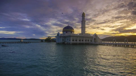 Time-lapse of beautiful floating mosque at Pangkor Island during sunrise. Video stock 229743911