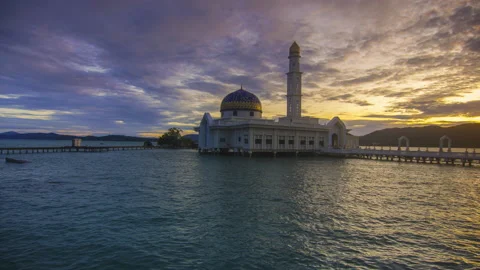 Time-lapse of beautiful floating mosque at Pangkor Island during sunrise. Video stock 229743930