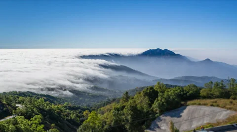 Time lapse beautiful mist flowing on valley Stock Footage 33783468