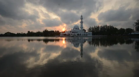 Time lapse of beautiful mosque at sunset. Stock Footage 35526162