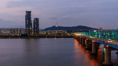 Time lapse beautiful sky at dongjak bridge in seoul,south korea. Stock Footage 112985490