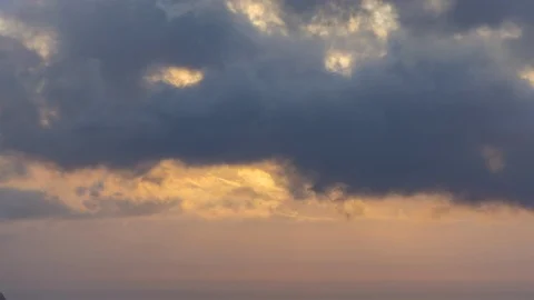 Time lapse of beautiful sky at sunset. Stock-Footage 110811164