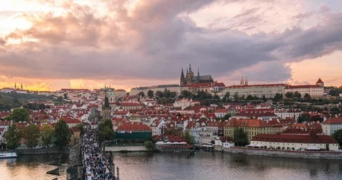 Time Lapse - Beautiful sunset of charles bridge,Prague,Czech Republic Video stock 125492203