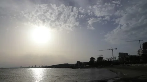 Time lapse of a beautiful sunset. Video stock 175083411