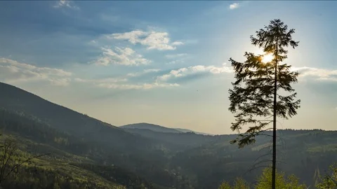 Time lapse of a beautiful sunset over the mountains. Stock Footage 111967187