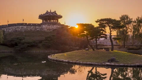 Time lapse, beautiful view of Dongbuklu and Yongyeon with the sun setting 스톡 동영상 260879238
