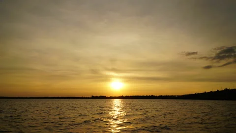 Time-lapse beautiful view of the sunset on the dam. Video stock 195702460