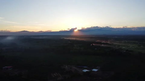 Time lapse of beautiful views of the tropical forests on the mountains at sunset Vídeo Stock 205588499