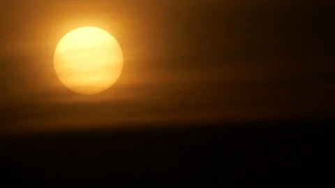 Time lapse of beautiful yellow sunset 動画素材 86856573