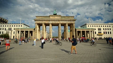 Time Lapse of Berlin City Crowd of Tourists People Visit Brandenburg Gate Day Stock-Footage 91045015