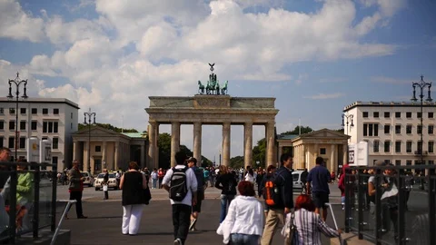 Time Lapse of Berlin Skyline Crowd of People at Brandenburg Gate Travel Landmark 스톡 동영상 109297666