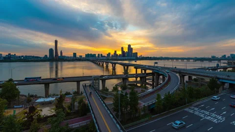 Time-lapse. best view Traffic at Yeouido District and Han river(zoom in) Stock Footage 141646623