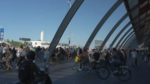Time-lapse bicycle traffic chaos, Stock Video Pond5