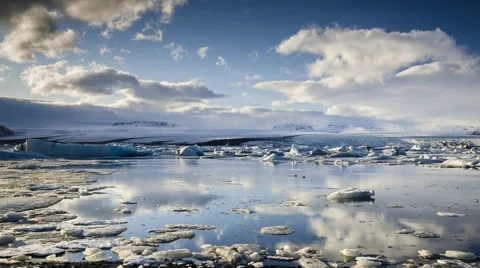 Time lapse of blue icebergs floating in Jokulsarlon glacial lagoon, Iceland Video stock 43017388