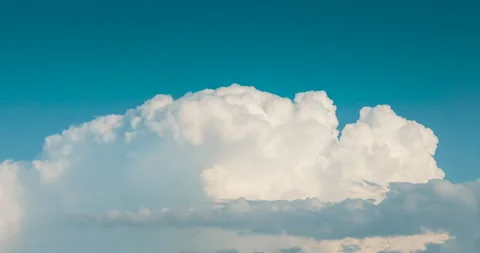 Time lapse Blue sky fluffy white clouds on summer season bright clear skyline wi Видео 160794009