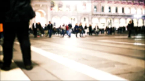 Time lapse blurred and out of focus of people walking in a big busy city Stock-Footage 57213045