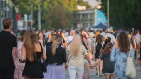 Time-lapse blurry crowd of people crossing city street, busy crossroad rush hour Vídeo Stock 282437790