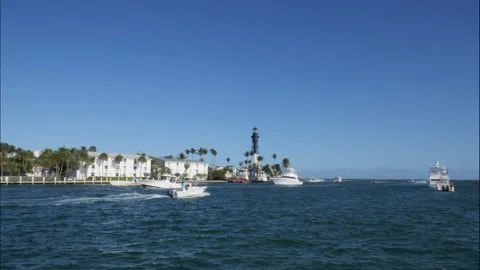 Time-Lapse Boats at Pompano Beach Lighthouse Video stock 200841782