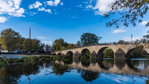 Time lapse of a Bridge with clouds 스톡 동영상 89689189