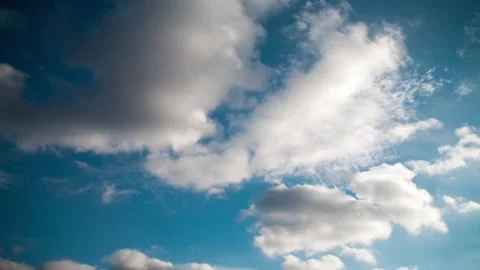Time lapse. Brisk clouds against a blue sky. Stock Footage 164572033