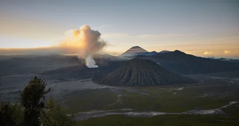 Time lapse of Bromo volcano eruption. Stock Footage 102382591