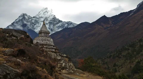 Time-lapse of a buddhist stupa with Ama Dablam peak in the background. Stock Footage 50493990