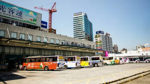 Time Lapse - Buses arriving and departing the station Video stock 52257796