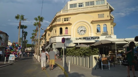 Time lapse of busy pedestrian area in Juan les Pins / Antibes, France Stock Footage 91948340
