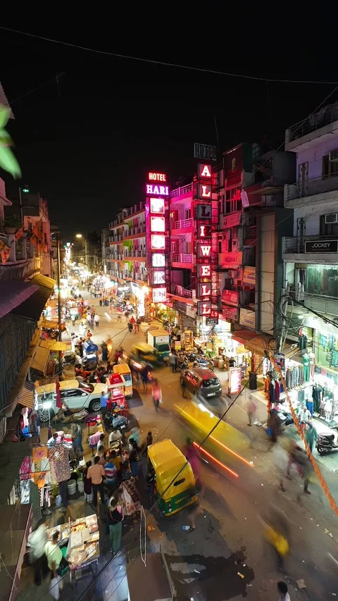 Time lapse of the busy traffic on the Main Bazar road in New Delhi Video stock 314613481