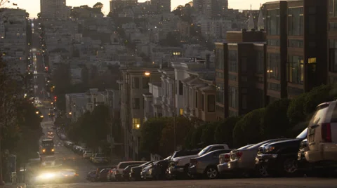 Time Lapse: Busy Traffic at Sunset / Dusk on Union Street, San Francisco Vidéo 36381228