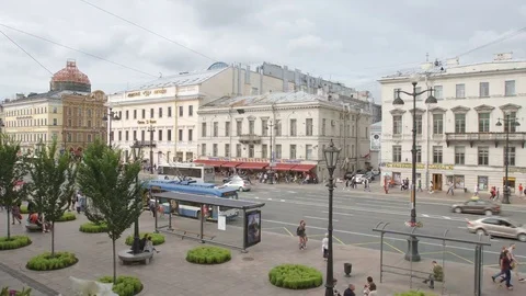 Time-lapse of car and people traffic on the Nevsky street Stock Footage 80679743