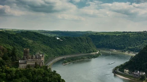Time lapse of Castle Katz above the rhine valley, Rhineland-Palatinate, Germany Vídeo Stock 89721645