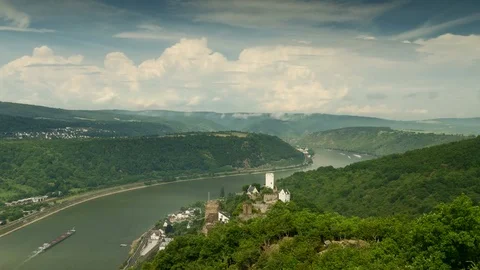Time lapse of Castle Liebenstein and Castle Sterrenberg above the rhine valley Vídeo Stock 76528217