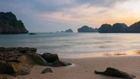 Time lapse Cat Ba tropical beach romantic sunset dramatic sky, long exposure blu Stock Footage 121663167