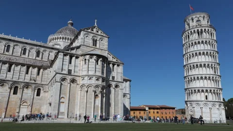 Time Lapse of the Cathedral and Leaning Tower of Pisa. Video stock 175839079