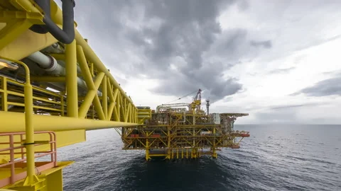 Time Lapse Centre Processing Platform at Offshore. Video stock 144913226