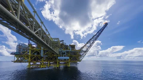 Time Lapse Centre Processing Platform at Offshore. Video stock 144914435
