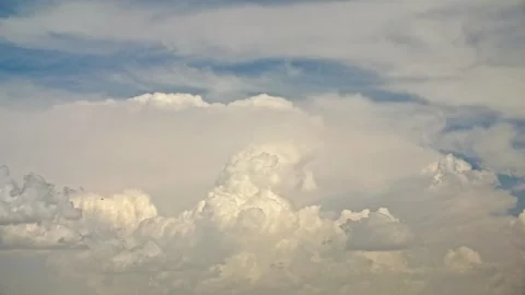 Time-lapse of changing clouds in the sky 스톡 동영상 257906596