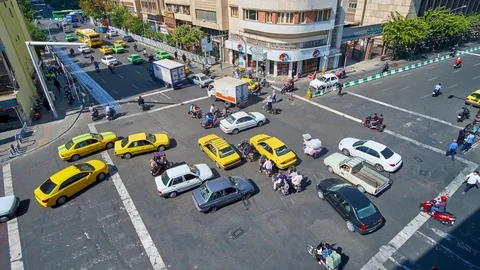 Time-lapse of chaotic traffic in Tehran Vidéo 81797313