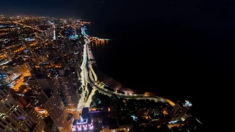 Time-lapse of the Chicago skyline at night from high above 動画素材 102906238
