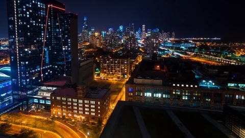 Time-lapse of Chicago's cityscape at night 動画素材 102906363