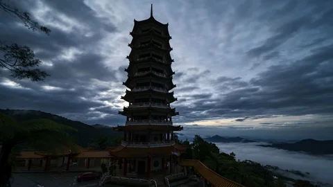 Time lapse of Chin Swee Temple, pagoda at sunrise Video stock 101067557