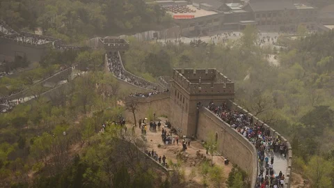 Time Lapse of Chinese Great Wall China Crowd Of People Climb Up On Structure Video stock 109277053